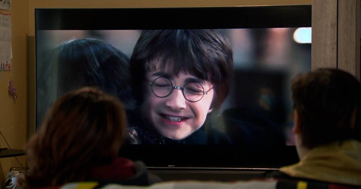Fans kijken samen naar langverwachte Harry Potter reünie “Leuk om te zien hoe bepaalde scènes