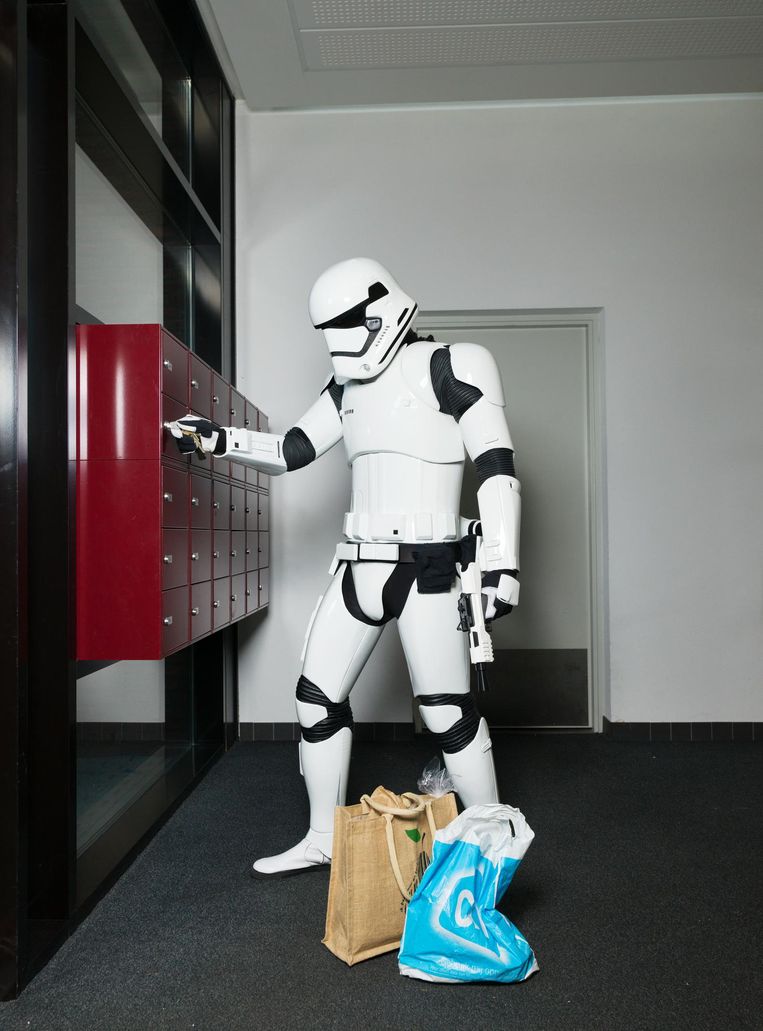 Leden Van De Star Wars Kostuumclubs Laten Hun Ruimtepakken Zien