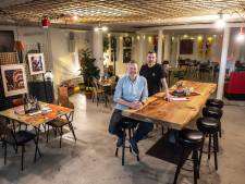 Bij horecazaak Bühne Breda kan talent zijn gang gaan, terwijl de Kurriebaas gerechten serveert