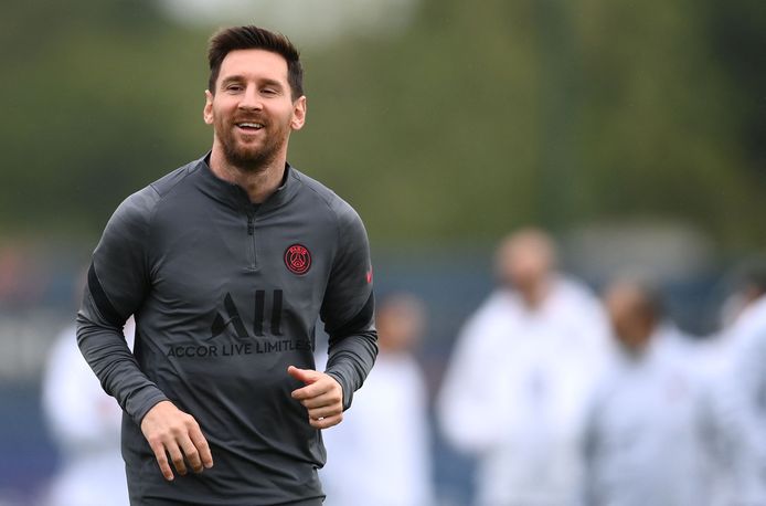 Lionel Messi verscheen weer op de training van PSG.