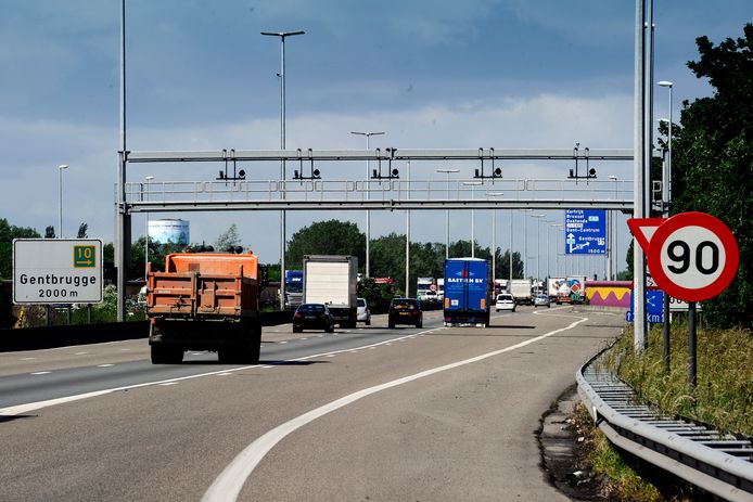 La proportion de conducteurs ne respectant pas la limitation de 90 km/h a doublé en dix ans, passant de 26% en 2012 à 54%, pourcentage le plus élevé depuis le début des mesures