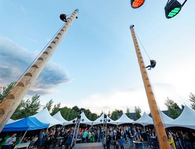 ‘Hoogtevrees? Gewoon voor je uit blijven kijken’, dat is het devies bij het WK paalklimmen in Wijbos