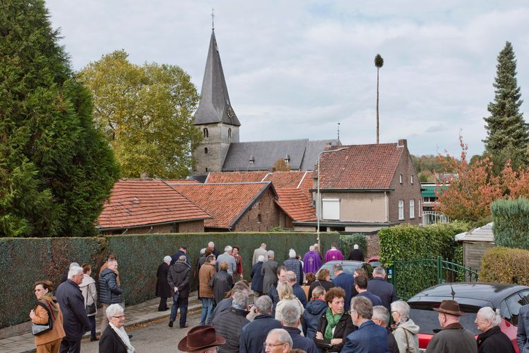 Katholieken in Noorbeek (Zuid-Limburg). Beeld Otto Snoek
