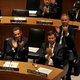 Sarkozy laat zich niet chanteren – maar toch