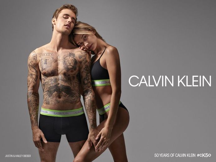 fluit personeel leerboek Justin en Hailey Bieber schitteren in ondergoed voor Calvin Klein | Mode &  Beauty | hln.be
