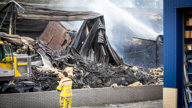 Honderden mensen geëvacueerd na grote brand in Nunspeet