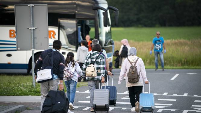 Utrecht helpt druk op Ter Apel te verlichten: 100 asielzoekers tijdelijk welkom in deze sporthal