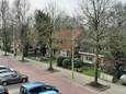 De westkant van de Markt in Nijverdal wordt al jaren omschreven als een ‘rotte kies’. Het blijft onduidelijk wat hiermee op korte termijn gaat gebeuren.