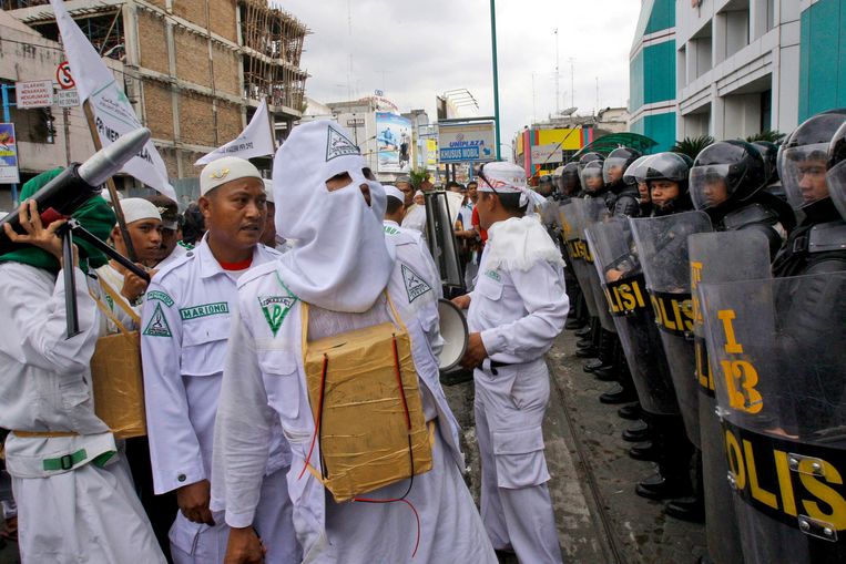 Anggota Front Populer Pantai Gading selama demonstrasi anti-Israel.  Gambar AP