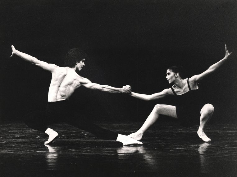 Rachel Beaujean en Clint Farha in Sarcasmen van Hans van Manen bij Het Nationale Ballet. Beeld Jorge Fatauros