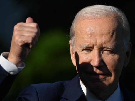 Biden voorkomt op het nippertje ‘catastrofaal’ faillissement van de VS met akkoord over schuldenplafond 