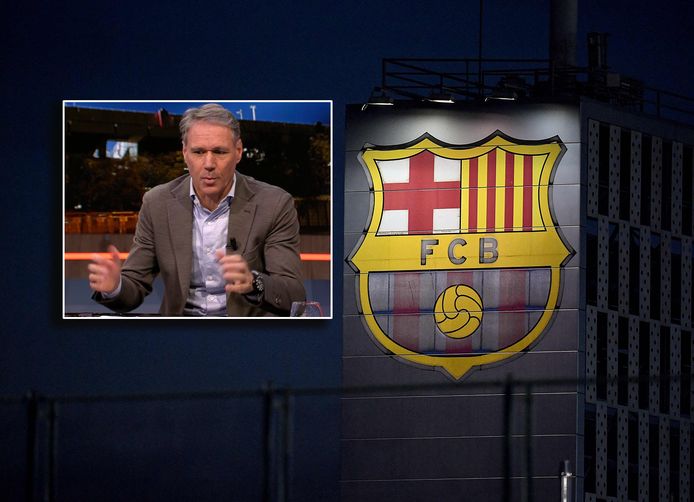 Het logo van FC Barcelona bij het trainingscentrum. Inzet: Marco van Basten.