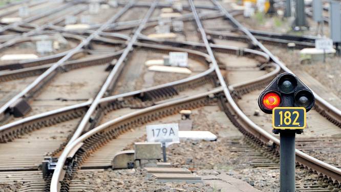 Seinstoring bij Amersfoort verhindert treinverkeer naar Oost-Nederland