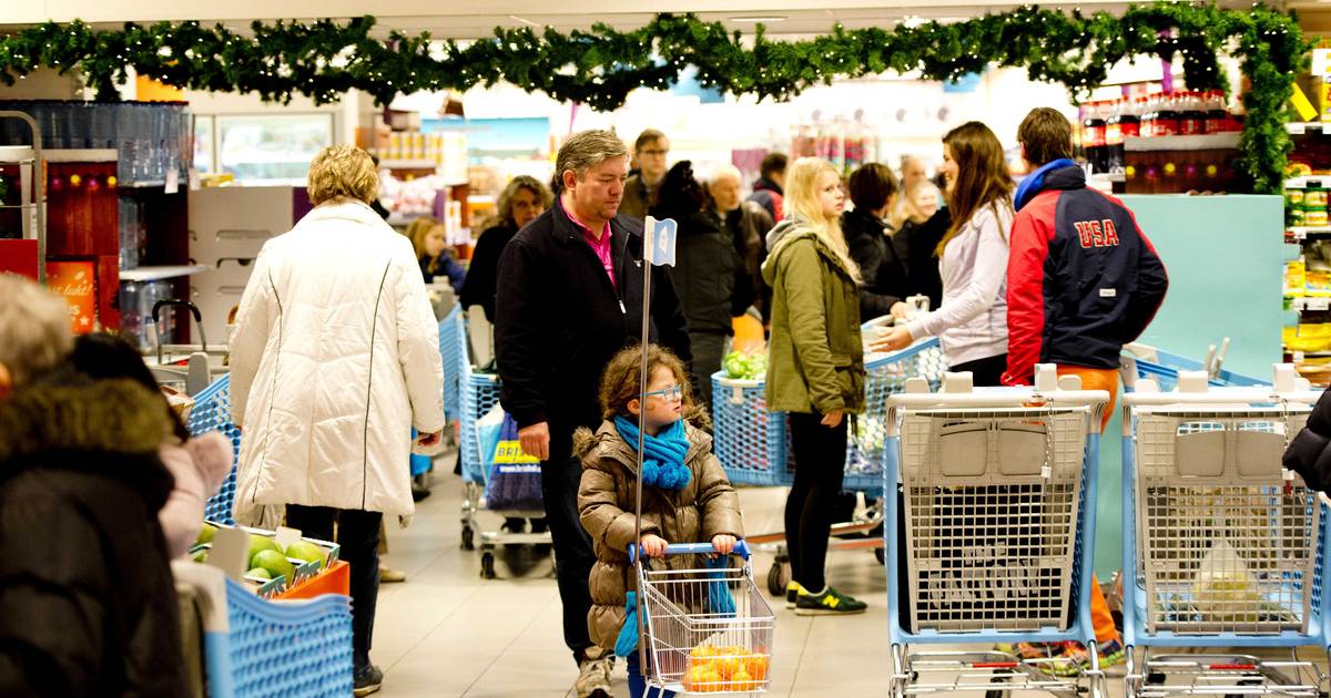 Supermarkten open met kerst? Onnodig! | Binnenland | AD.nl