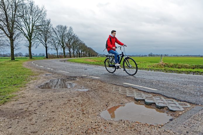 Scholieren die voor het eerst naar de middelbare moeten fietsen: fiets jij de route ter voorbereiding eerst met ze mee?