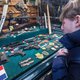 Kabinet wil verkoop messen aan jongeren verbieden