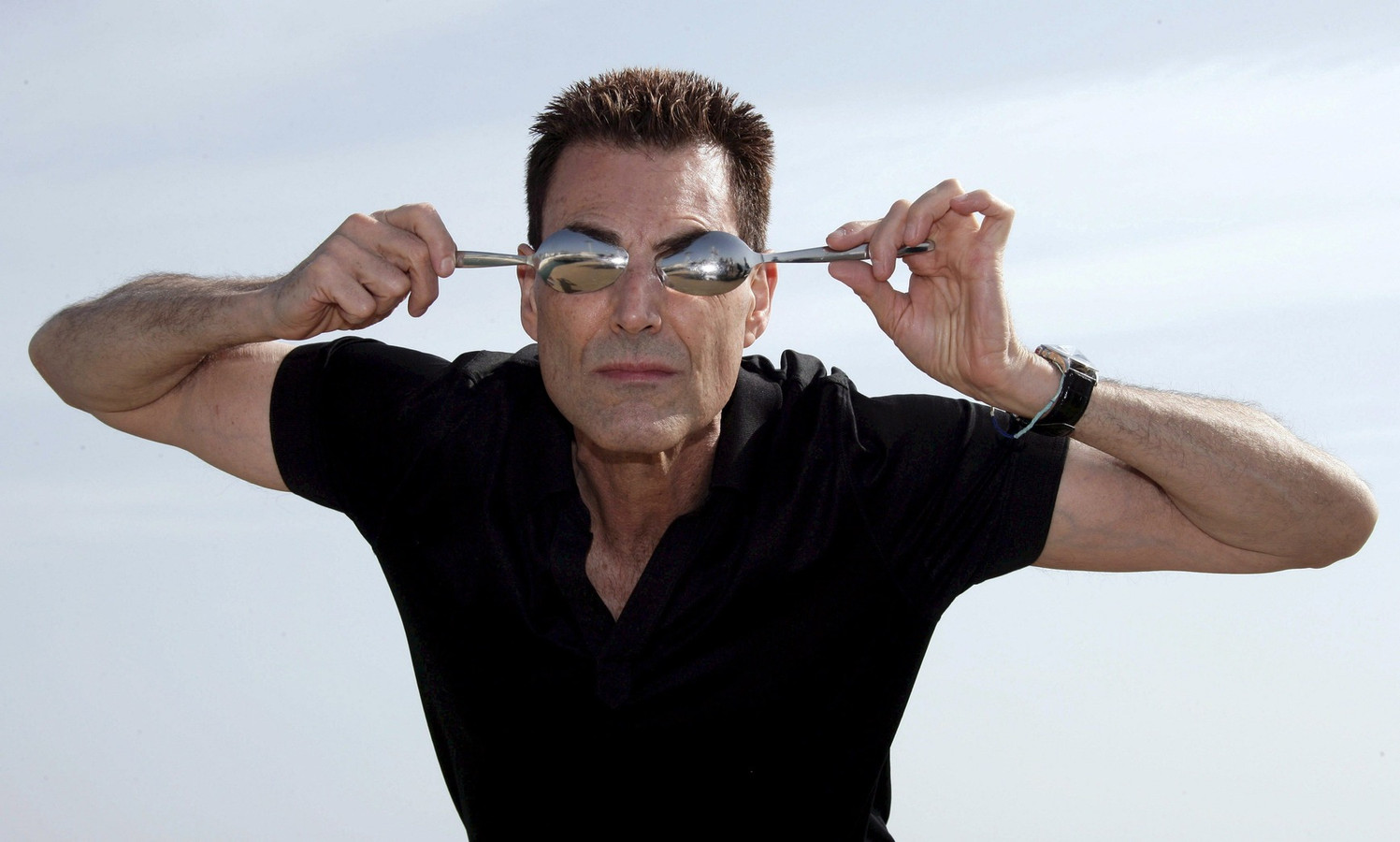 Hoe geloofwaardig is Uri Geller nog? | Foto | AD.nl