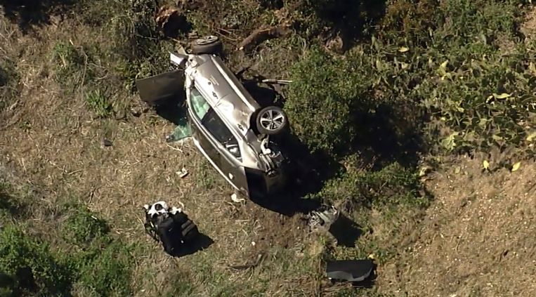 Op tv-beelden is de auto van Woods te zien. Beeld AP