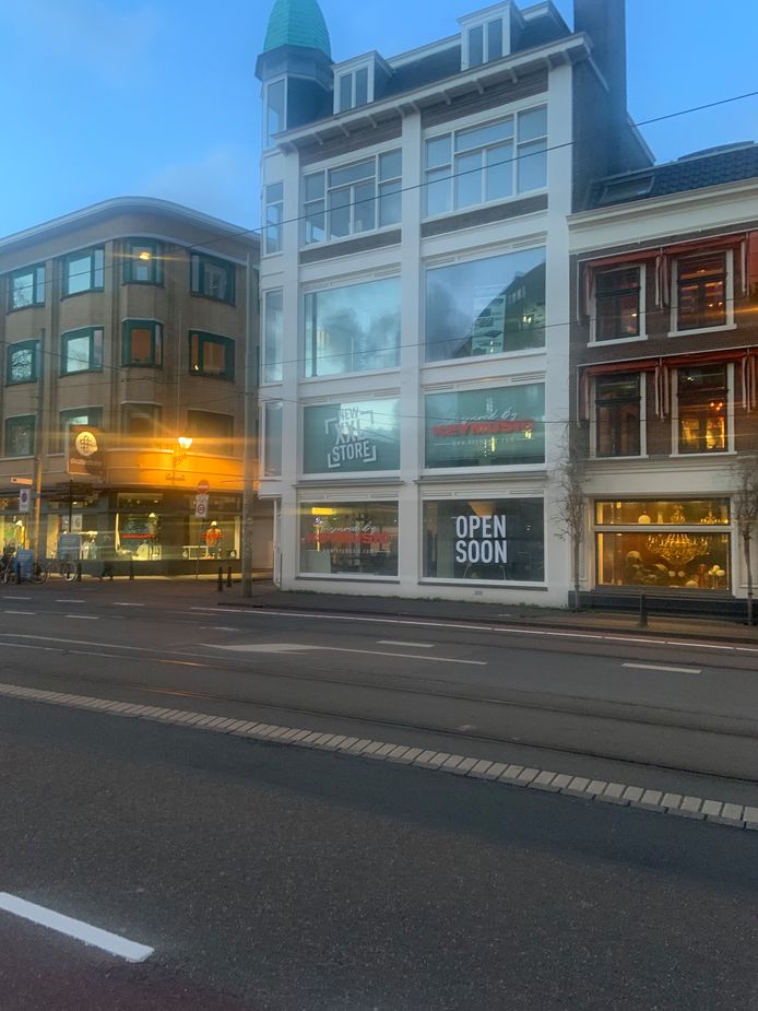 Deze bekende muziekwinkel keert terug in de Torenstraat, maar wel aan de overkant Den Haag AD.nl