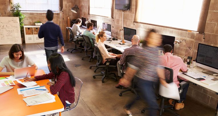 Jonge mensen kiezen er vaker voor viervijfde te gaan werken.  Beeld Thinkstock