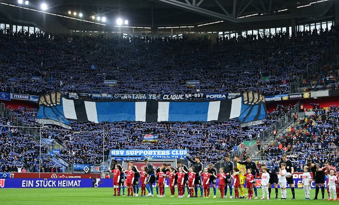 Met zo'n 20.000 fans in Düsseldorf speelde HSV bijna een thuiswedstrijd.