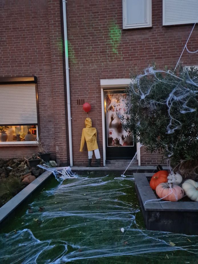 Odysseus Politieagent Disco Huiveren met Halloween: 'Tof als mensen schrikken van jouw creatie' |  Bergen op Zoom | bndestem.nl