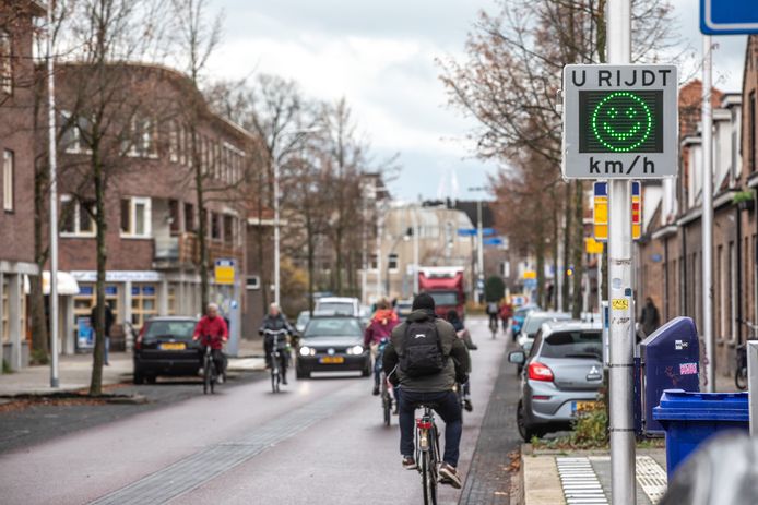Aan de Rembrandtlaan heeft de gemeente inmiddels een smiley opgehangen.