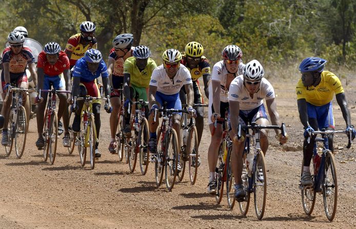 De Ronde van Burkina Faso in 2004, toen nog op zandwegen.