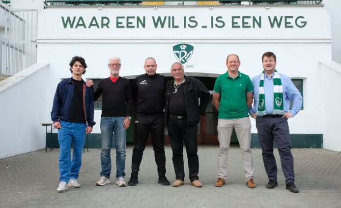 Stijn Ureel, Luc Verbist, Dave De Herdt, Black Eagle, Peter De Graef en Arnout Geys onder de leuze van Koninklijke Racing Club Mechelen.