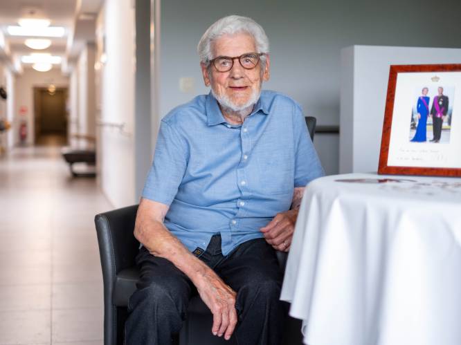 Geboren op café, vandaag 100 jaar; burgemeester zet oudste inwoner in de bloemetjes