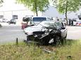 Twee auto's in botsing door voorrangsfout op kruising Industrieweg in Nijverdal