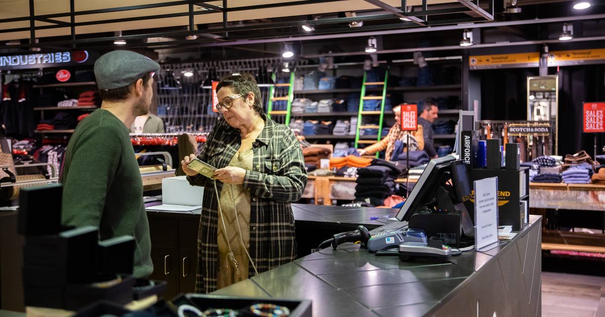 Deto Jeans in Axel is ondanks lockdown gewoon open ‘Dit is een statement’ Coronavirus pzc.nl