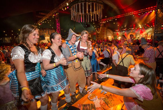 Overvloed Poging Verhoogd Op deze Oktoberfesten in Brabant kan je losgaan met schlagers, lederhosen  en pullen bier | Brabant | ed.nl