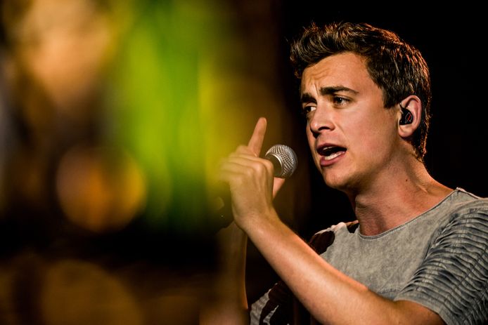 Niels Destadsbader Onthult Hoe Het Nu Eigenlijk Afliep Met Zijn Skown Meiske Muziek Hln Be