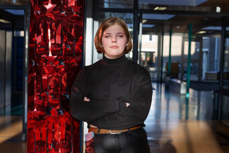 Nadia de Kraa (16): ‘Ik voel me redelijk veilig op deze school, maar het zou beter kunnen.’ Beeld Pauline Niks