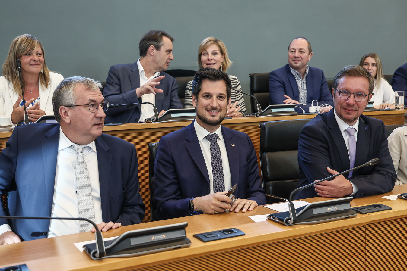 Les ministres du nouveau gouvernement wallon ont prêté serment Foto