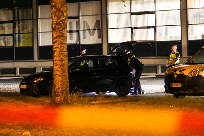 Grote politieactie Kayersdijk in Apeldoorn wegens geweldincident
