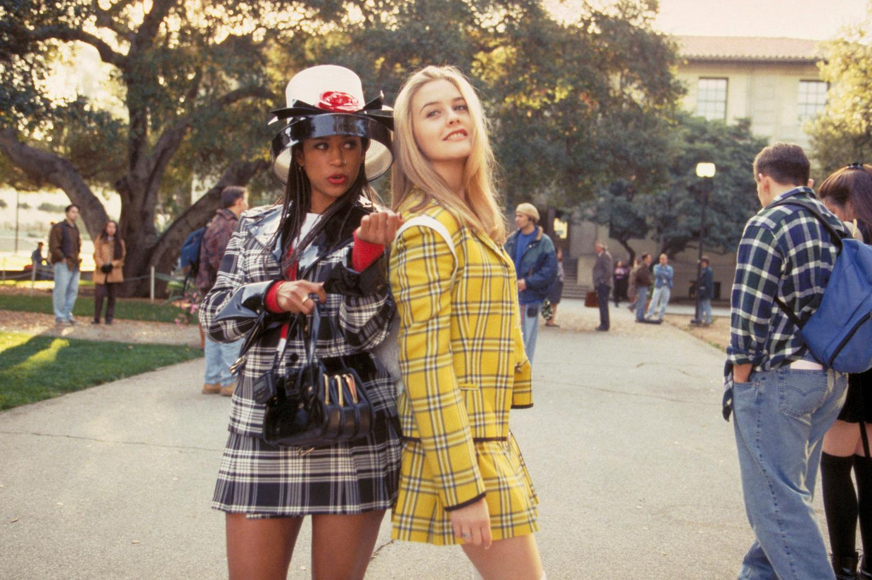 De archetypische 'like'-zegger is Cher Horowitz (Alicia Silverstone, rechts), de hoofdpersoon in de film Clueless uit 1995. Beeld HH