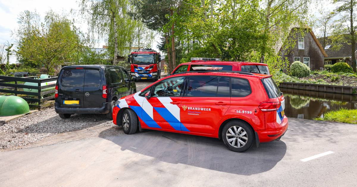 Drugsafval in jerrycans aangetroffen op terrein in Waarder, politie op zoek naar verdachten