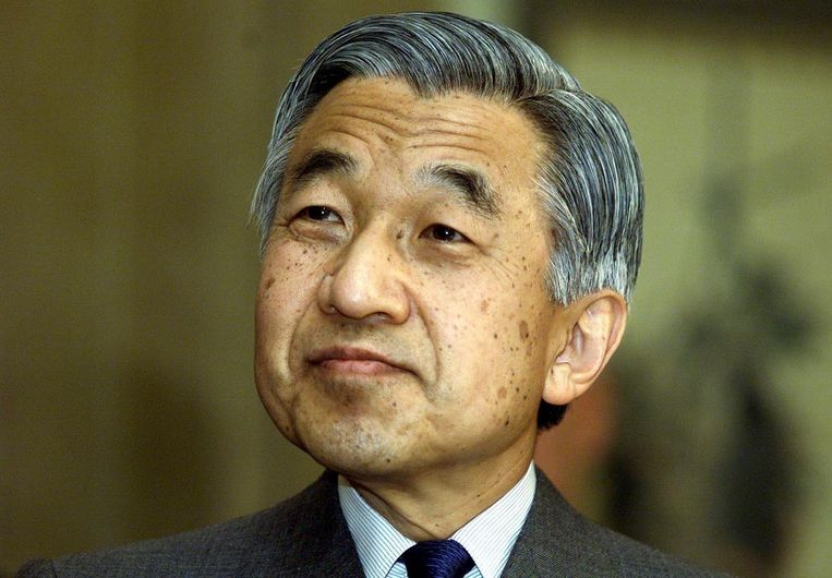 De Japanse keizer Akihito tijdens zijn staatsbezoek aan Nederland in 2000. Beeld anp