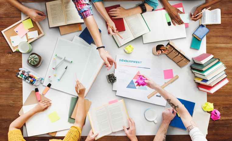 Brainstoming Gruoup of people Working Concept Beeld Thinkstock