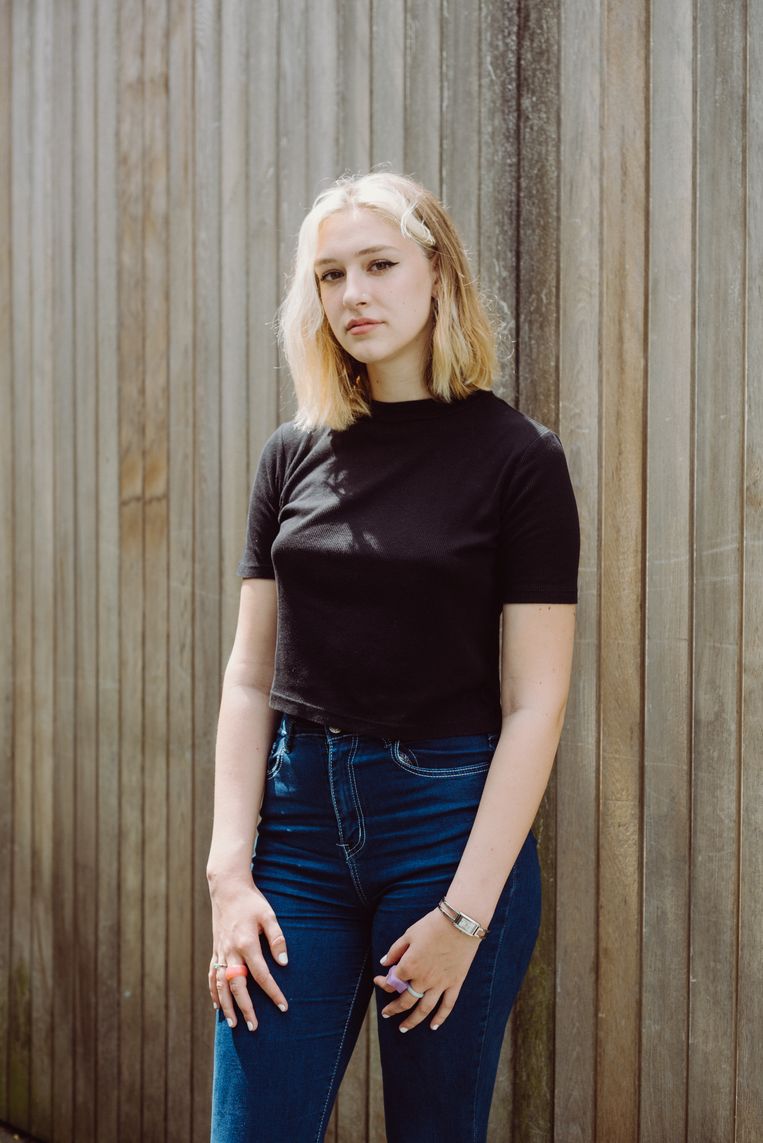 Eusebie: 'School zou een plek moeten zijn waar zelfontplooiing centraal staat, en dat gaat ook gepaard met experimenteren met kledij.' Beeld Wouter Maeckelberghe