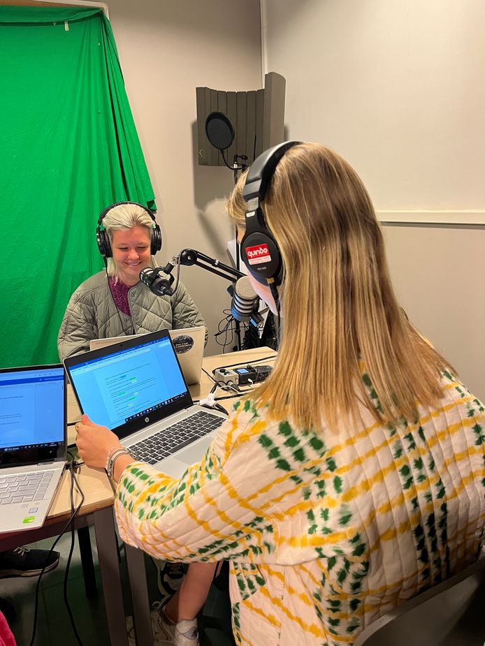Vijfdejaars van RHIZO Lyceum OLV Vlaanderen creëerden de afgelopen maanden in het kader van hun lessen geschiedenis de podcast LOVV Historia.
