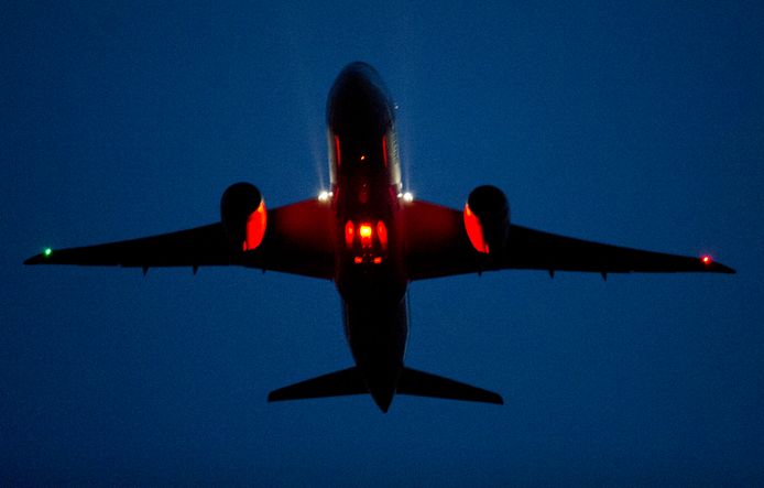 Kaag en Braassem heeft metingen laten doen naar fijnstof. In dit onderzoek kon niet worden aangetoond dat vliegtuigen verantwoordelijk zijn voor overschrijding van de normen in Leimuiden.