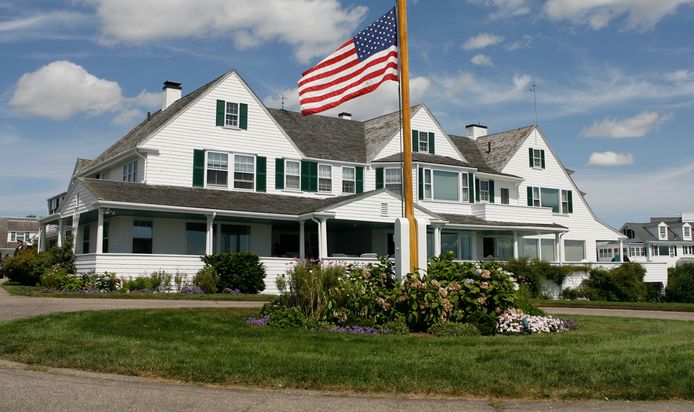 Het hoofdgebouw van het familiedomein van de Kennedy’s in Hyannis Port, Massachusetts.