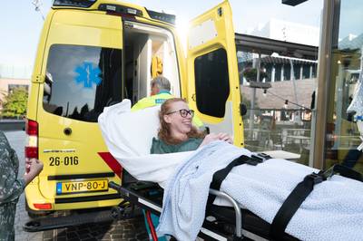 Sharon (32) weet dat ze nog slechts dagen heeft te leven: ‘Zij nemen afscheid van één, ik van 100’