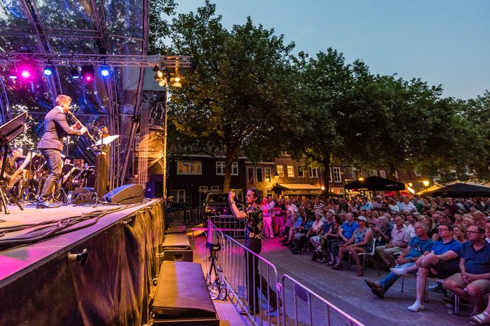 Het Jazzfestival drie jaar geleden op het Lieve Vrouwekerkhof.