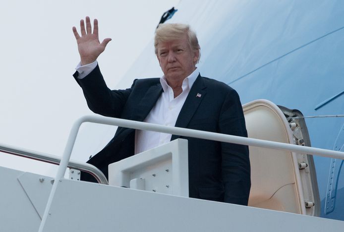 President Trump verlaat de Air Force One op luchtmachtbasis Adrews in Maryland