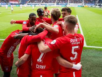 FC Twente slaat toe in extremis en boekt verdiende zege op Heerenveen in play-offs om Europees voetbal