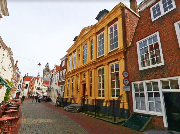 Het Huis 's Hertogenbosch op de Vlasmarkt in Middelburg.